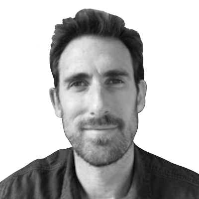 Photo portrait en noir et blanc de Damien TESSIER